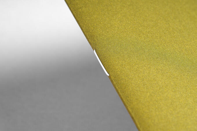 Klammerheftung mit weißem Heftdraht