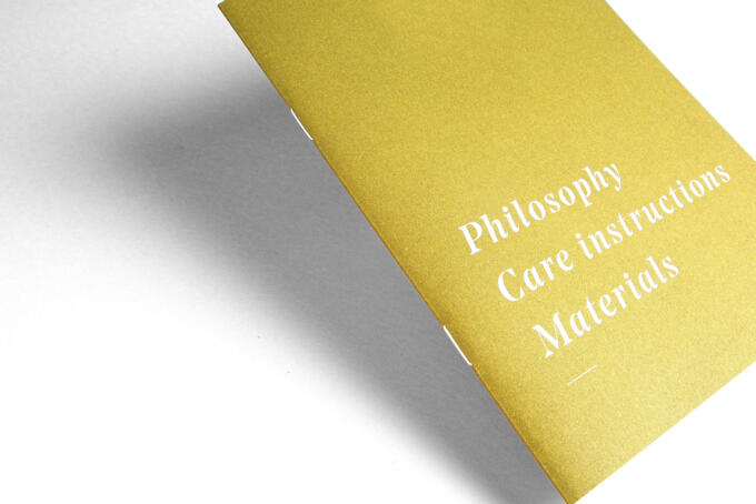 Klammerheftung mit weißen Klammern